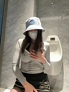 Stripchat Nude Webcam of nideanbaby