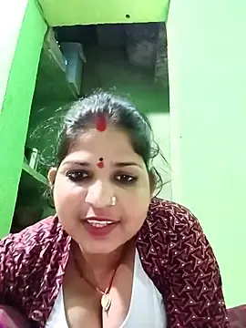Stripchat Live Sex Cam of Karishma_cute