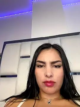 Stripchat Sex Cam of Maddy_Rouse_