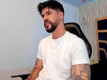 Stripchat Sex Cam of Petesevans