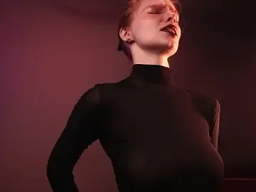 Stripchat Free Porn Cam of ginger_hugs