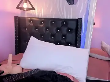 Stripchat Free Porn Cam of lucia-cute