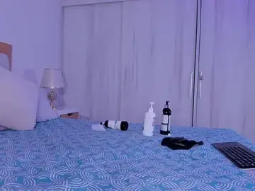 Stripchat Live Sex Cam of mia_hank