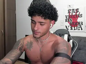 Stripchat Adult Webcams of Alessandro_Vanni