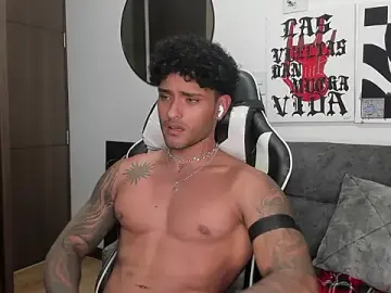 Stripchat Adult Webcam of Alessandro_Vanni