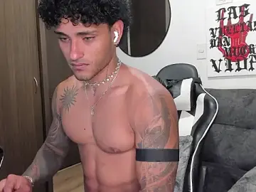 Stripchat Free Porn Cam of Alessandro_Vanni