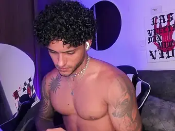 Stripchat Live Sex Cam of Alessandro_Vanni