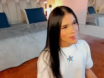 Stripchat Live Sex Cam of Isa_Little_Star