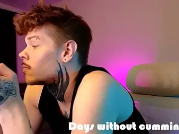 Stripchat Free Porn Cam of DENIS_HERE