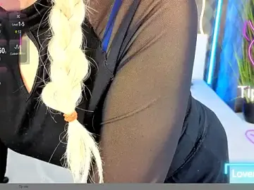 Stripchat Live Sex Cam of NicoletteRose_