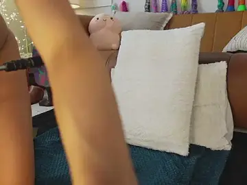 Stripchat Free Porn Cam of Taylorlove303