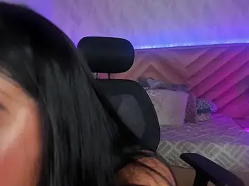 Stripchat Adult Webcam of alice_kingsley_