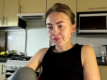 Stripchat Free Porn Cam of MartaLuna_