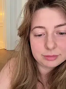 Stripchat Free Live Porn of curvyflawless