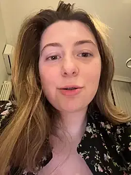 Stripchat Adult Webcam of curvyflawless