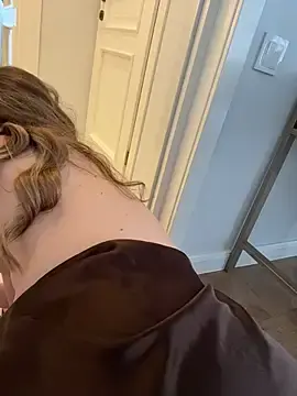 Stripchat Live Sex Cam of curvyflawless