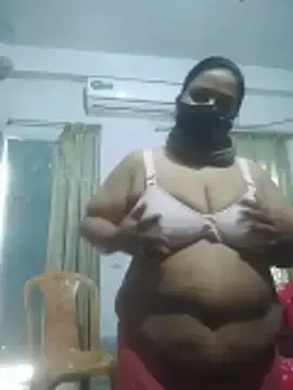 Stripchat Sex Chat of momo_loves