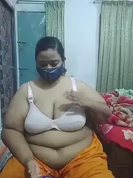 Stripchat Adult Webcam of momo_loves