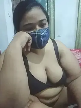 Stripchat Adult Webcam of momo_loves