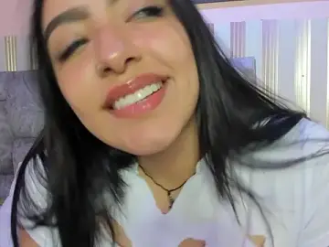 Stripchat Sex Cam of nina_glow