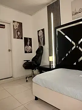 Stripchat Free Porn Cam of Natasha_miilf