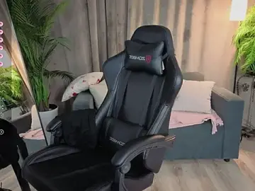 Stripchat Sex Cam of Emmi_crystal