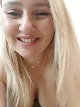 Stripchat Live Sex Cam of LadyLolyPop_