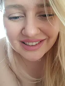 Stripchat Free Porn Cam of LadyLolyPop_