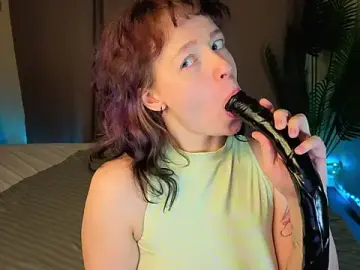 Stripchat Sex Cam of Ricki_Bloom