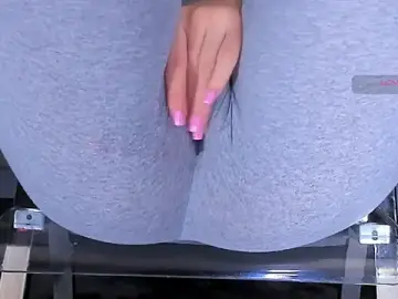 Stripchat Free Live Porn of Cameltoe_squirt_inPants