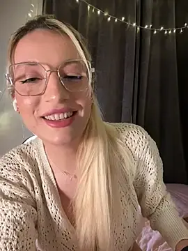 Stripchat Adult Webcams of Ella_Charm