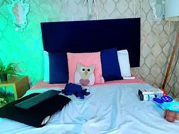 Stripchat Watch Live Sex Cams of Kaira_moon