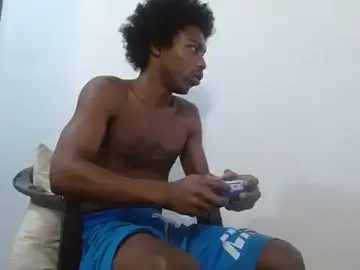 Stripchat Sex Cam of Larry-n-clouds