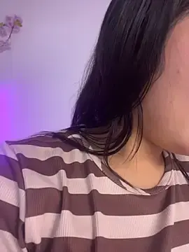 Stripchat Live Sex of alisson_carolina73