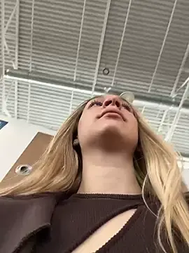 Stripchat Free Porn Cam of SashaCatt