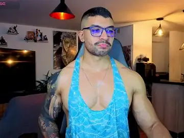 Stripchat Live Sex Cam of Michael_Diamond