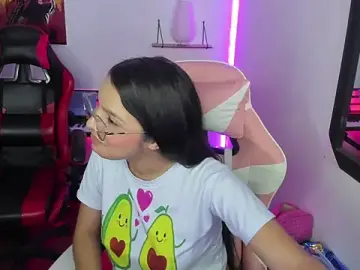 Stripchat Live Sex Cam of jessi_and_boy