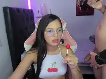 Stripchat Nude Webcam of jessi_and_boy