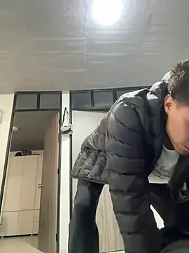 Stripchat Sex Cam of TavoHot_