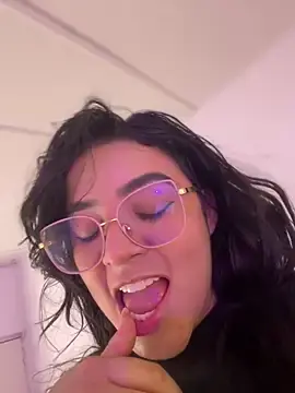 Stripchat Live Porn of Lia_flowers