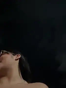 Stripchat Live Sex Cam of Lia_flowers