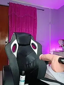 Stripchat Sex Cam of LunaaRosse