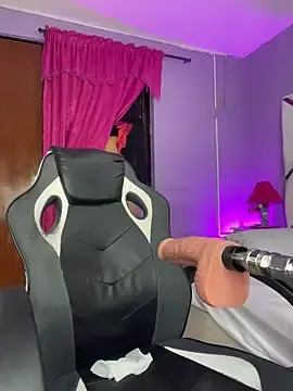 Stripchat Free Porn Cam of LunaaRosse