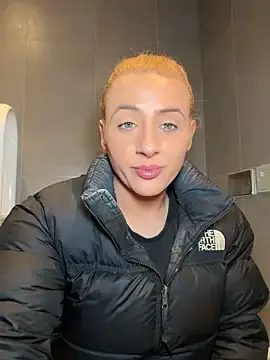 Stripchat Watch Live Sex Cams of Strongqueen