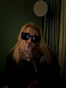 Stripchat Sex Chat of Strongqueen