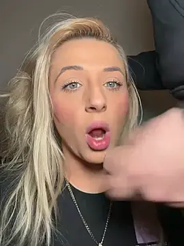 Stripchat Watch Live Sex Cams of Strongqueen