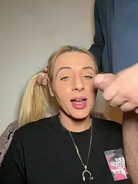 Stripchat Adult Webcam of Strongqueen