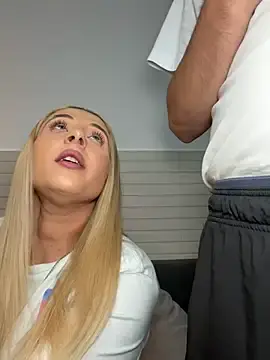 Stripchat Sex Cam of Strongqueen