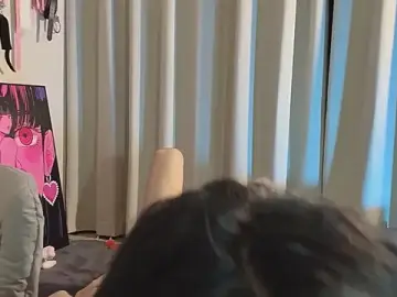 Stripchat Live Sex Cam of 19cmfuck18girl