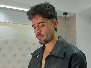 Stripchat Free Porn Cam of BrunoTurnerr